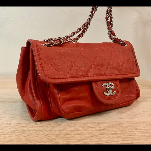 SOLD - ❤️Chanel Red Calfskin Natural Beauty Bag - Picture 3 of 13